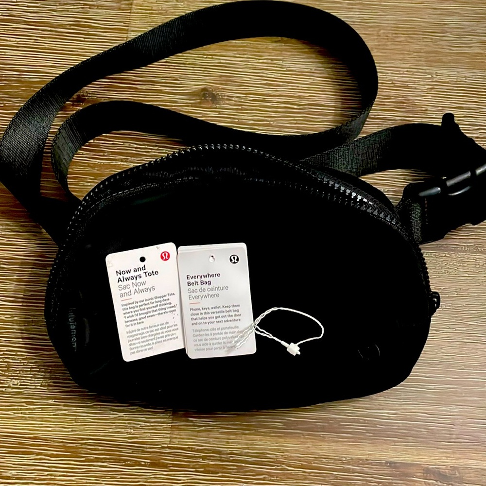Lululemon Black Belt Bag NWT